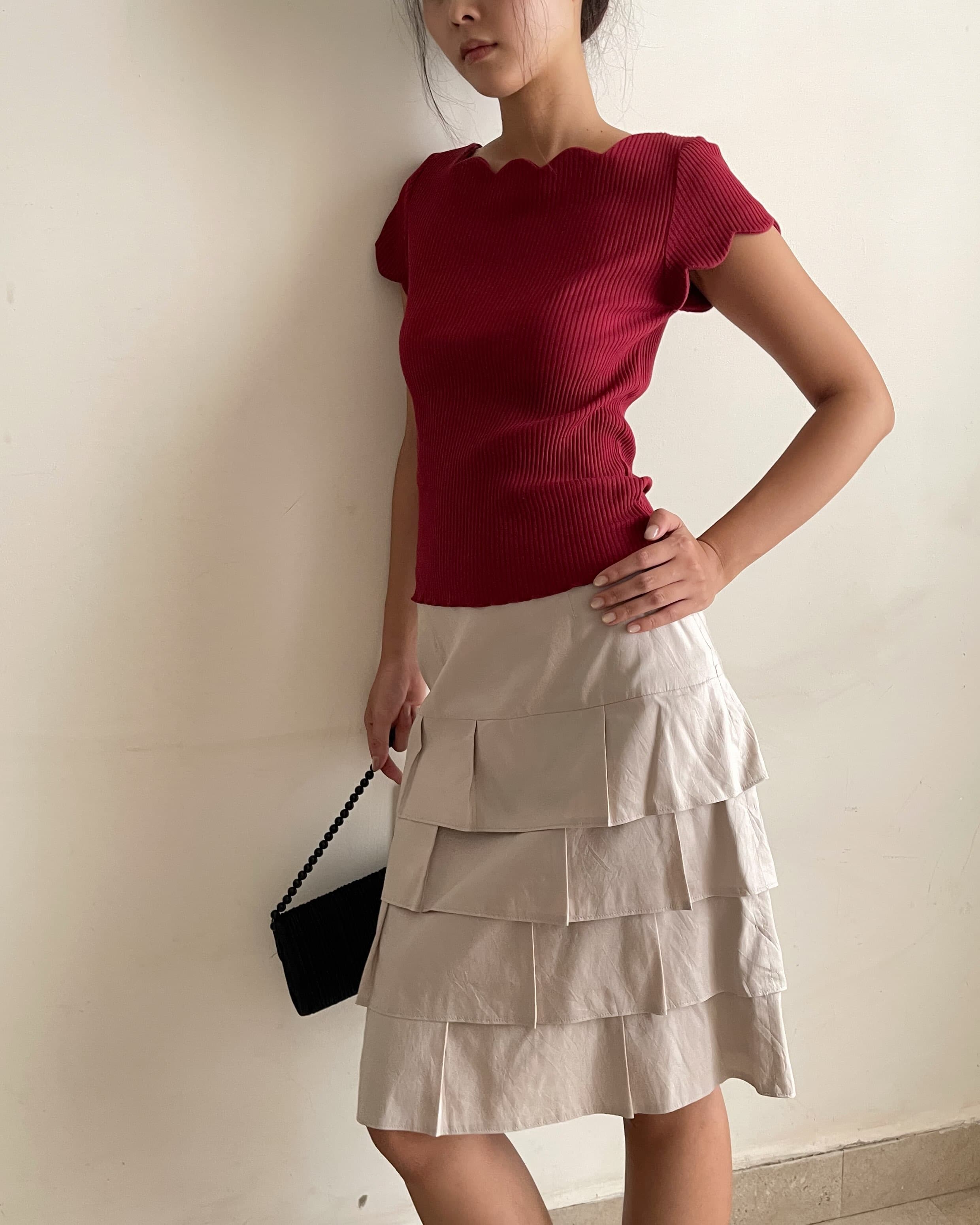 • Ribbed top 
Length 50 | Chest 75~80 | 🏷️285
• Skirt 
Length 51 | Waist 66 | 🏷️350 SOLD

T0726162
SK072668